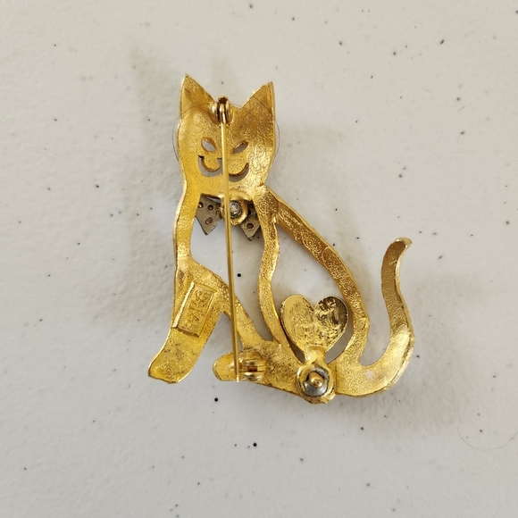 Vintage Ultra Craft Brooch Pin Cat Brushed Gold Tone Open Bow tie Heart Signed - Picture 3 of 4